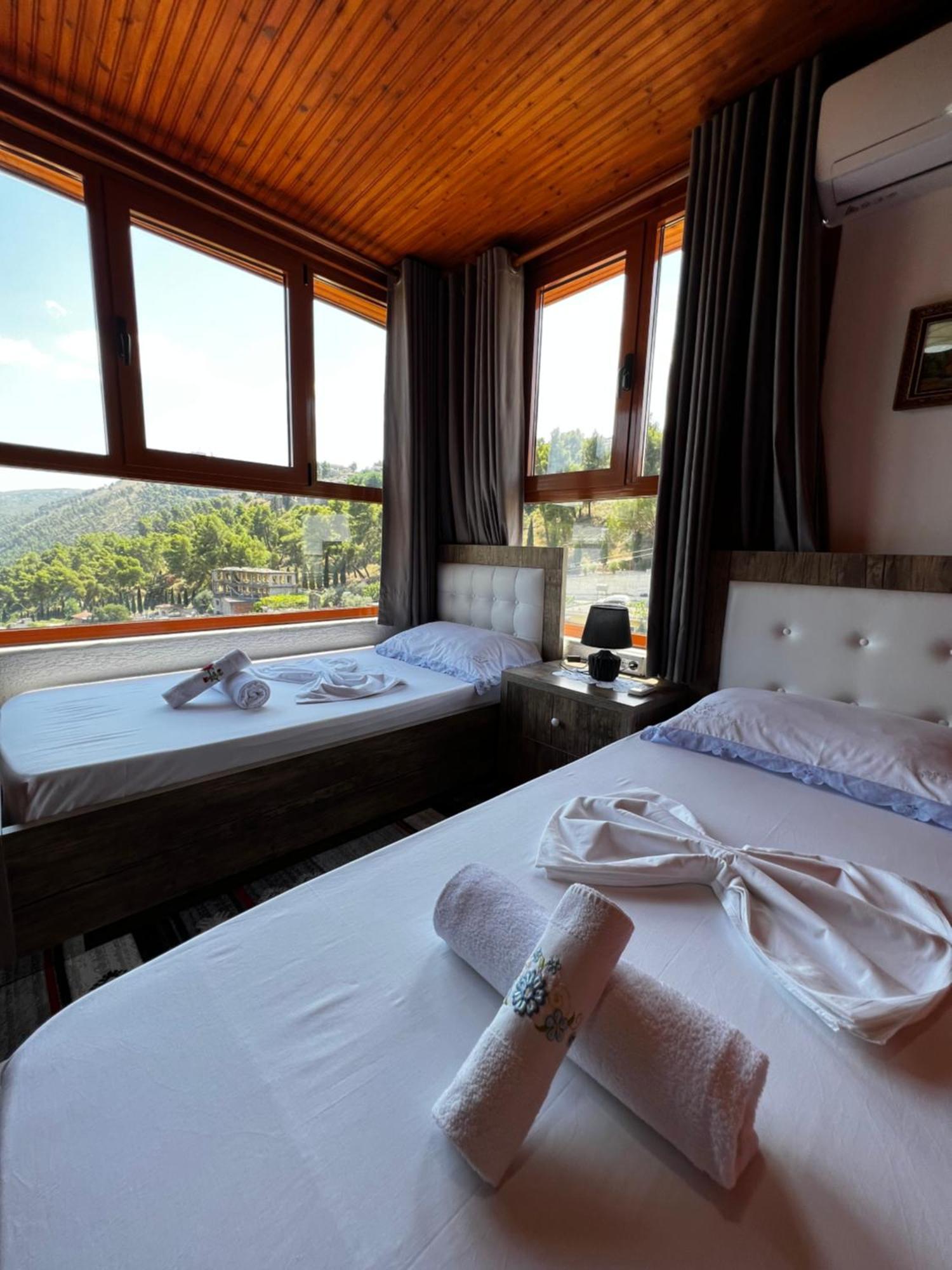 Guesthouse Emiljano Berat Exterior foto