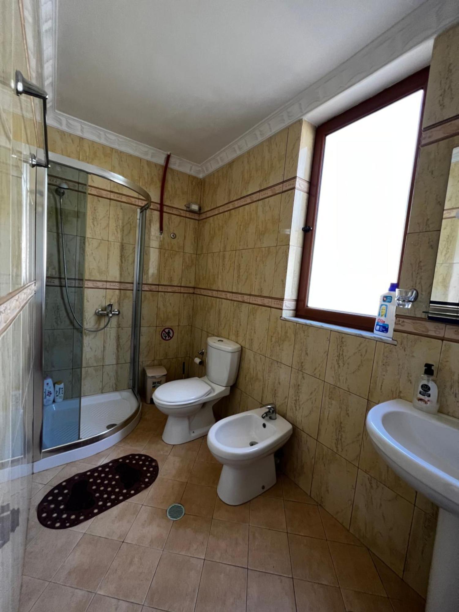 Guesthouse Emiljano Berat Exterior foto