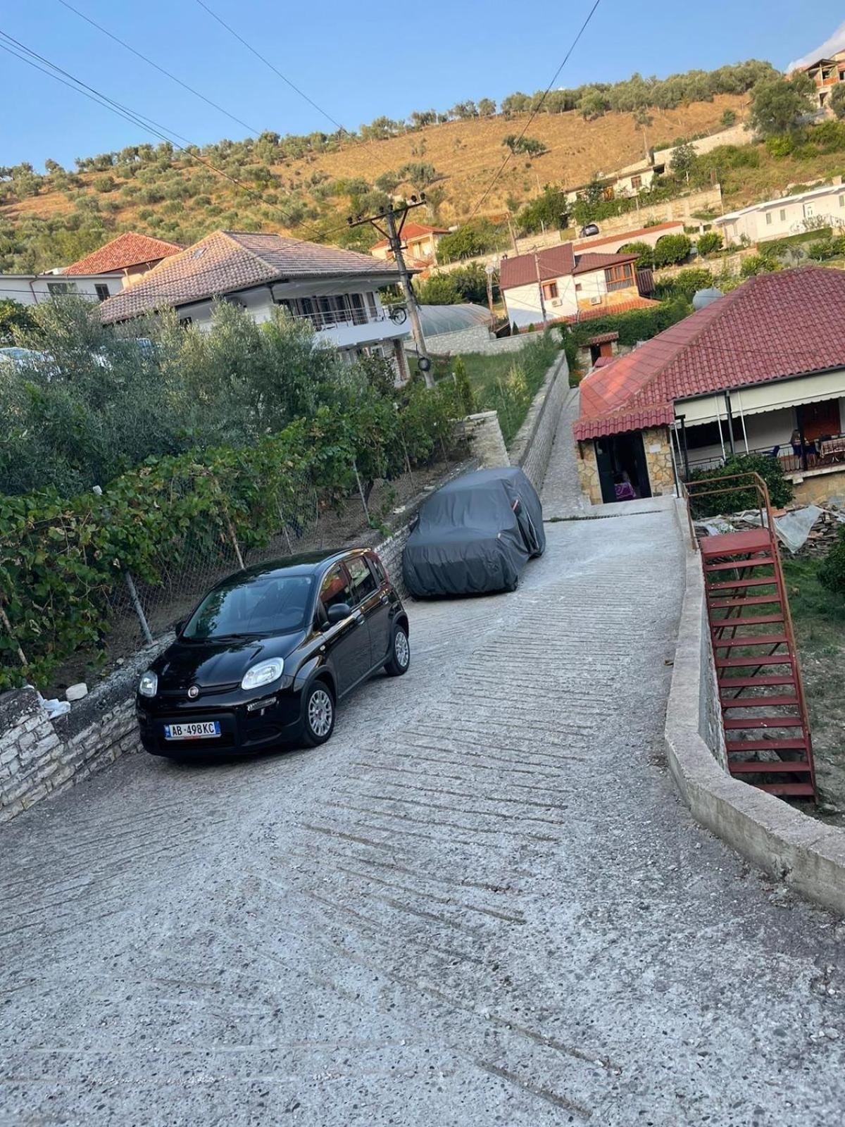Guesthouse Emiljano Berat Exterior foto